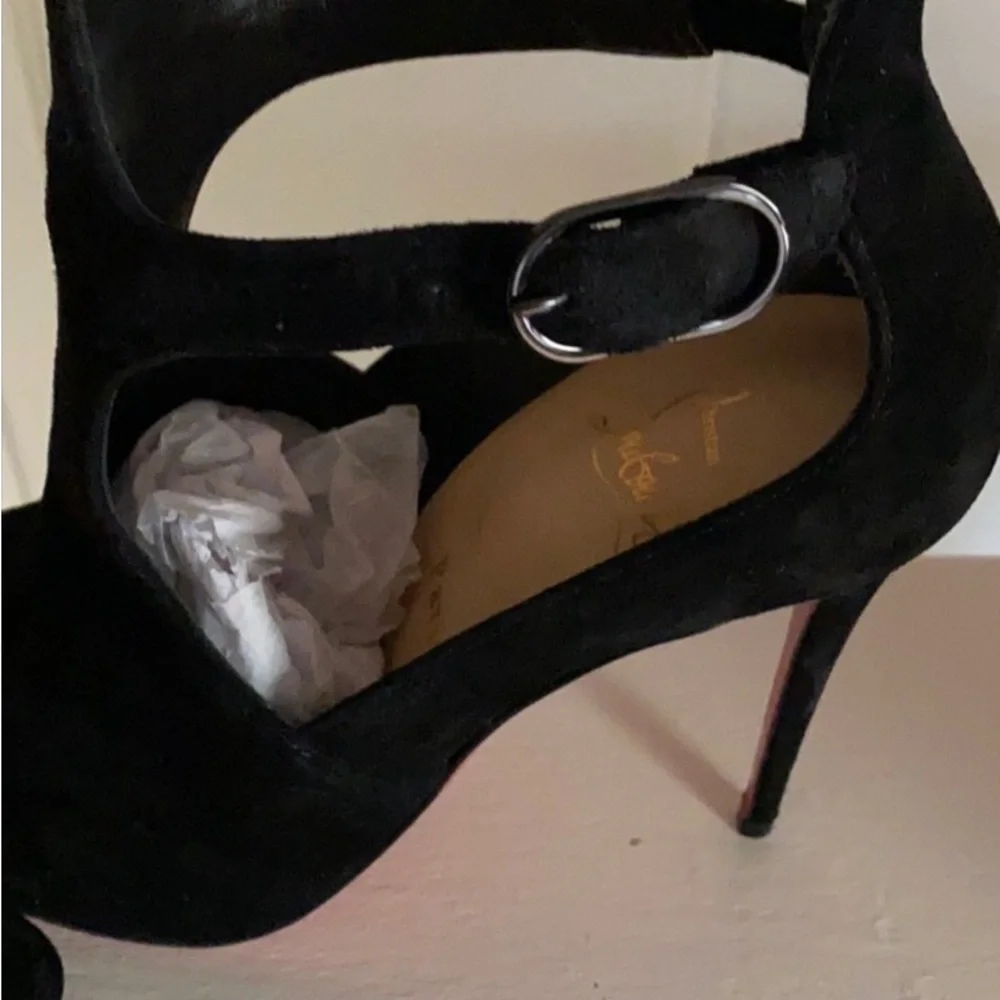Christian lubuotain heels FINAL OFFER - Picture 4 of 15